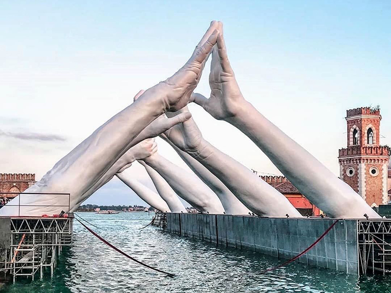 expecting the 59th Venice Biennale a remarkable artwork by Lorenzo Quinn