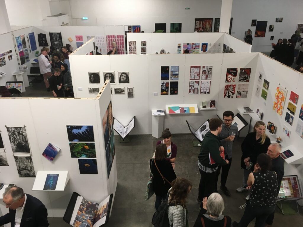 Art and business, a matter of growth