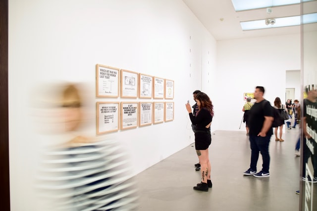 The art world is betting on the online market