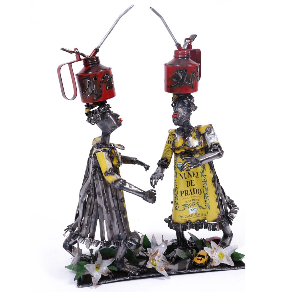Sculptures by Sokari Douglas Camp . The environmental issue of the Niger Delta in the eye of the African artist